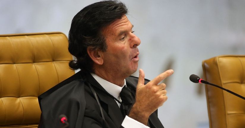 Ministro do STF vê erro de deputados federais e suspende tramitação do projeto de medidas 