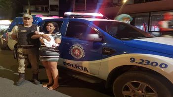 Durante roubo de carro bandidos levam bebê de três meses que é resgatada por PMs