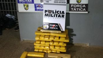 Após perseguição e troca de tiros, PM apreende 55 kg de maconha