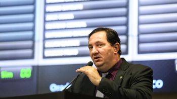 Vivo é colocada na berlinda e terá que se explicar à AL
