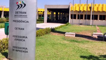 Governo de MT suspende demissões de servidores suspeitos de esquema de vendas de CNHs 