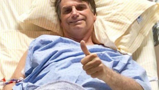 Tomografia descarta complicações cirúrgicas em Bolsonaro