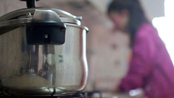 Mulheres dedicam a afazeres domésticos o dobro de horas dos homens