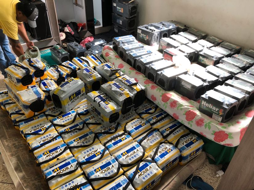 Polícia Civil prende suspeitos e recupera dezenas de baterias automotivas furtadas de empresa