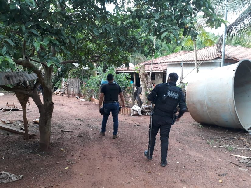 Armas de fogos suspeitas de uso em assalto a bancos são apreendidas