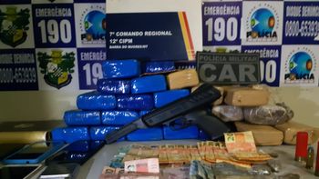 Traficantes do Comando Vermelho são presos com 16 tabletes de maconha 