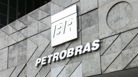 Petrobras tem prejuízo de R$ 16,5 bilhões no terceiro trimestre