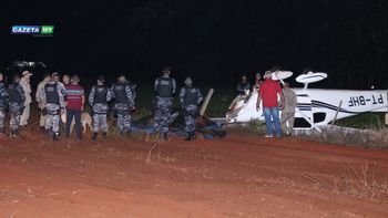 Piloto faz pouso forçado, abandona avião em “pista” e polícia é acionada
