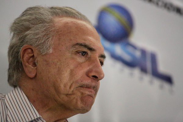 Temer comemora aprovação da PEC do teto e admite "adversidades" no país
