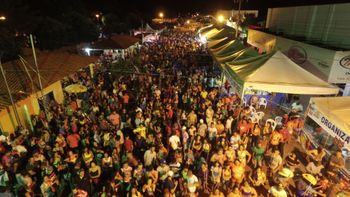 Donkas Folia já recebeu mais de 10 mil pessoas em três noites de carnaval