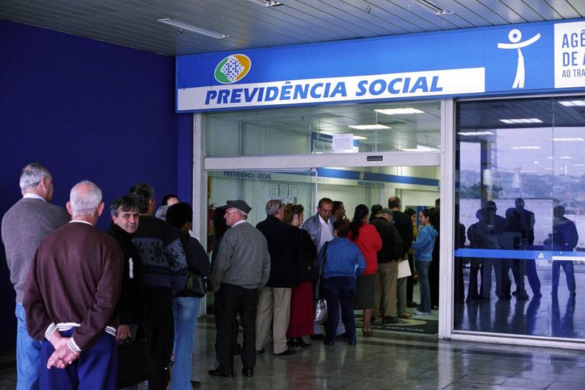 Governo deve cortar mais de R$ 5 bi de benefícios irregulares do INSS
