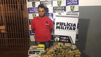Homem é preso com 32 tabletes de maconha em local usado para venda de espetinho
