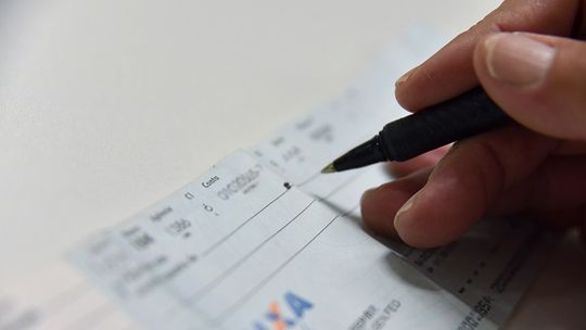 Pagamento com cheques no comércio pode ter novas regras