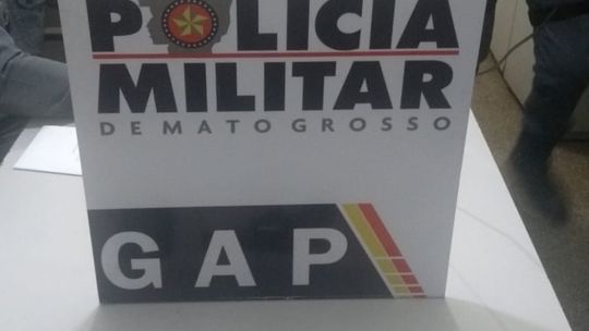 Dupla em caminhonete é presa com revólver em Rondonópolis