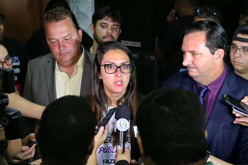 Janaína lamenta que governo não queira negociar com servidores 
