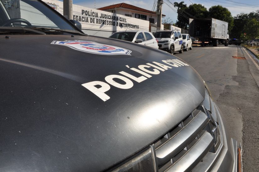 Dona de boate é presa suspeita de integrar facção criminosa