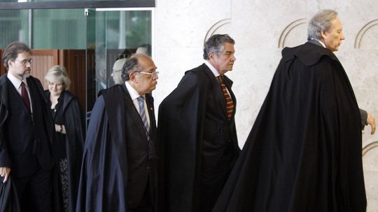 Investigação de políticos citados em delações pode durar até 5 anos no STF