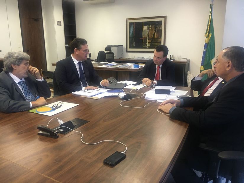 Nininho vai à Brasília solicitar ampliação da telefonia móvel em Mato Grosso
