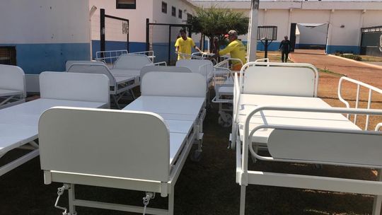 Reeducandos da Mata Grande recuperam móveis do Hospital Regional