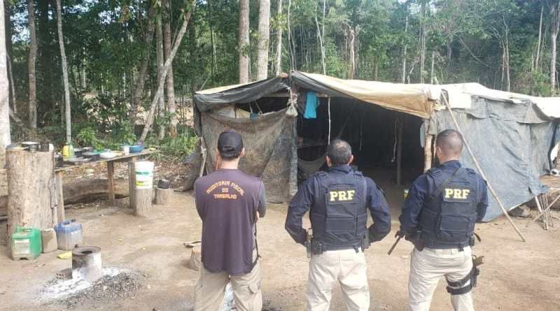 PRF auxilia no resgate de trabalhadores em condição de escravos