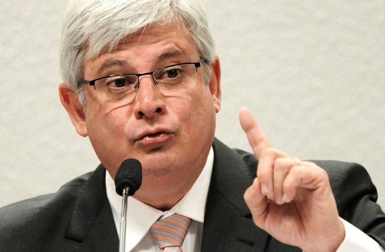 Janot adia votação de resolução que pode afetar Lava Jato