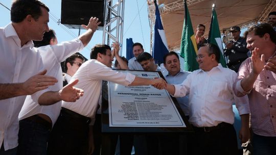 Taques entrega em Sorriso o maior conjunto habitacional do país