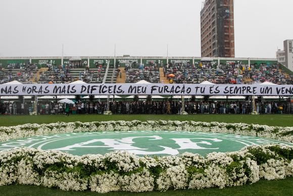 Queda de avião da Chapecoense completa um ano