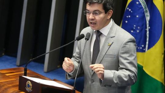 Casa avança na proposta que acaba com o foro privilegiado