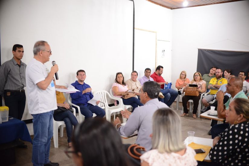 Pátio e secretários municipais atendem demandas dos presidentes de bairros