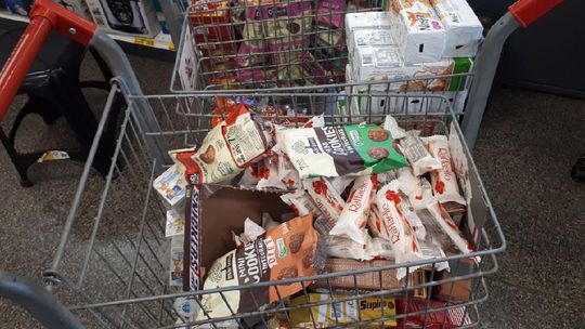 Procon estadual apreende produtos com prazo de validade vencido