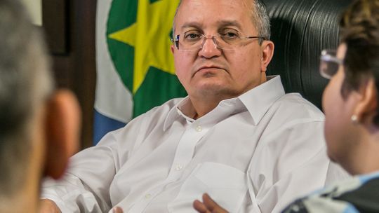 Governador Pedro Taques e outros 19 chefes de Estado comunicam presidente sobre calamidade