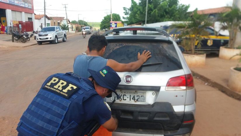 Veículos roubados e adulterados são apreendidos durante operação