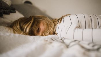 Enrolar para sair da cama é sinal de um cérebro mais evoluído 