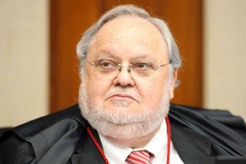Ministro do STJ nega pedido de suspeição de Moro feito por defesa de Lula