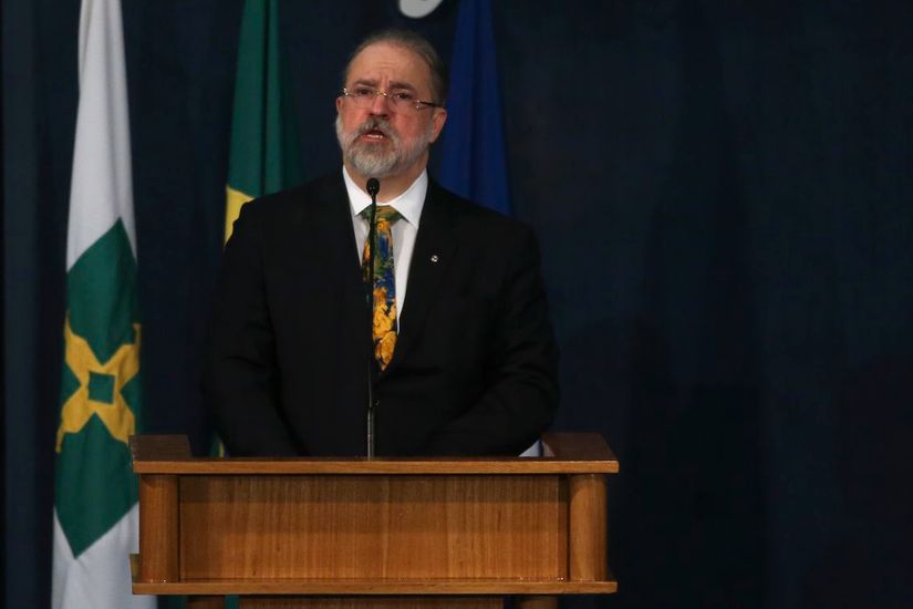 Aras diz que PGR priorizará combate "intransigente à corrupção"