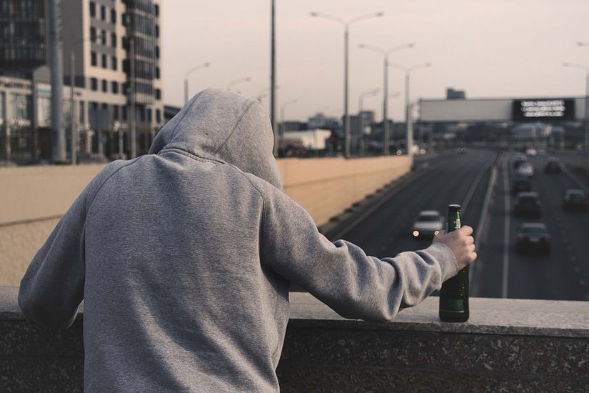 Governo expôs detalhes da vida de 1,3 mil adolescentes entre mais de 30 mil dependentes químicos 