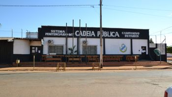 Presos fazem colegas de reféns e causam tumulto em cadeia