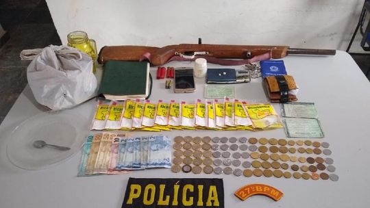 Casal é preso pela PM em bar com arma, drogas e munições