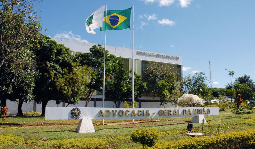AGU recomendará a Temer veto à anistia de multa de caminhoneiros