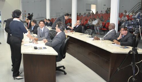 Clima de velório tomou conta da sessão da câmara após eleição