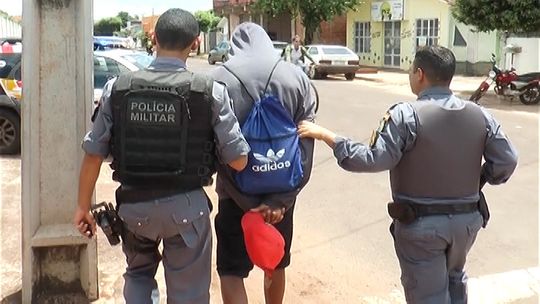 Aluno é apreendido pela PM com mais de 30 munições em escola