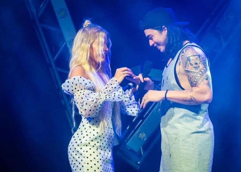 Luísa Sonza pede Whindersson em casamento durante show em Cuiabá