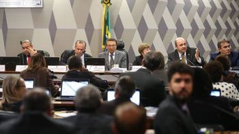 Senado aprova reforma trabalhista; texto vai ao plenário