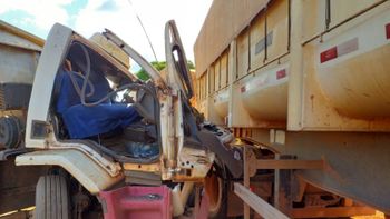Motorista tem corpo dilacerado ao se envolver em acidente com carreta na MT-225