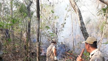 Bombeiros extinguem incêndio na aldeia Tadarimana