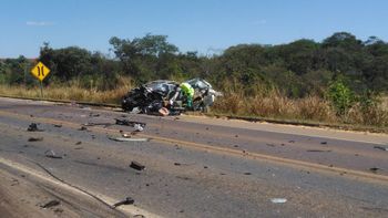 Motorista de carro morre em colisão frontal com carreta na BR-163