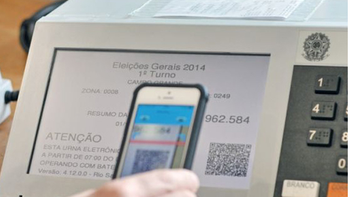 Em tempos de “selfie”, celulares estão proibidos em cabine de votação
