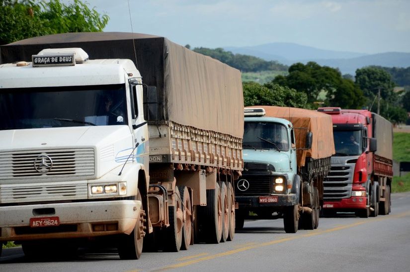 Lei prevê medidas mais duras contra roubo de cargas e contrabando