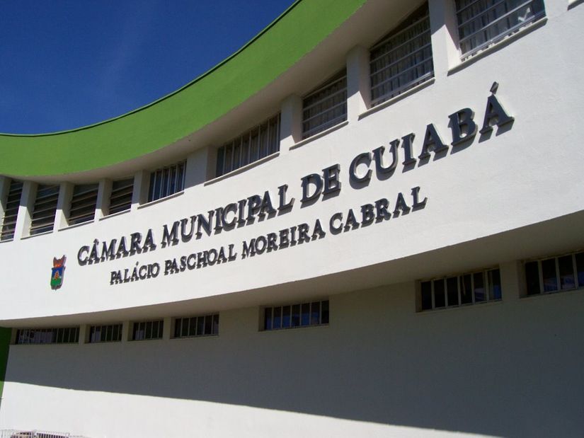 Câmara de Cuiabá demite "servidores externos"