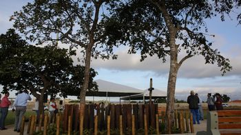 Praça é inaugurada em torno da sepultura de Velha Joana
